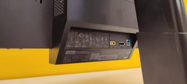 OPTIMIZE_BACKUP_PRODUCT_all-in-one-lenovo-thinkcentre-tio24-gen3-8-64ecb5c3b8aa8-scaled_ea141515-e255-4bad-ae20-7e8aff3f2421.jpg Lenovo ThinkCentre TIO24 All-in-One | Intel Core i5-10400T | WebCam Casse Audio Windows 11 Pro